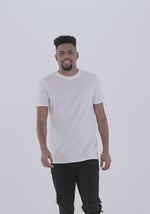 Carregar e reproduzir vídeo no visualizador da galeria, Gildan 6400 Unisex T-shirt.mp4
